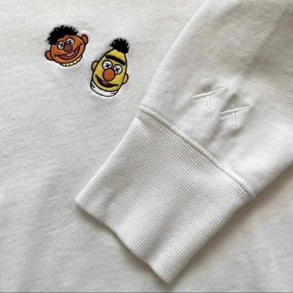 KAWS x Uniqlo x Sesame Street Crewneck Sweatshirt Size S - Picture 6 of 11